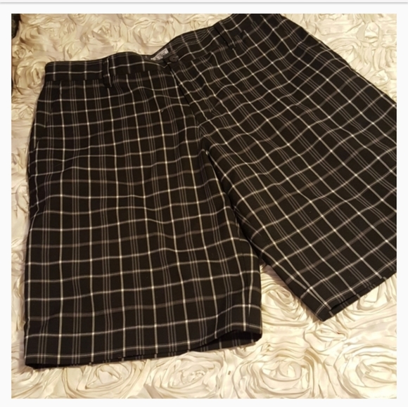 Adidas Mens Shorts Plaid Black. - Picture 2 of 8